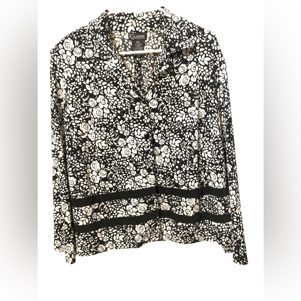 K woman collection black and off white blouse flowers size 16W long sleeves